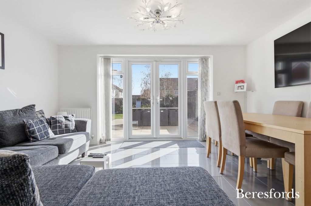 Property photo 3 of 19 Picture No. 12