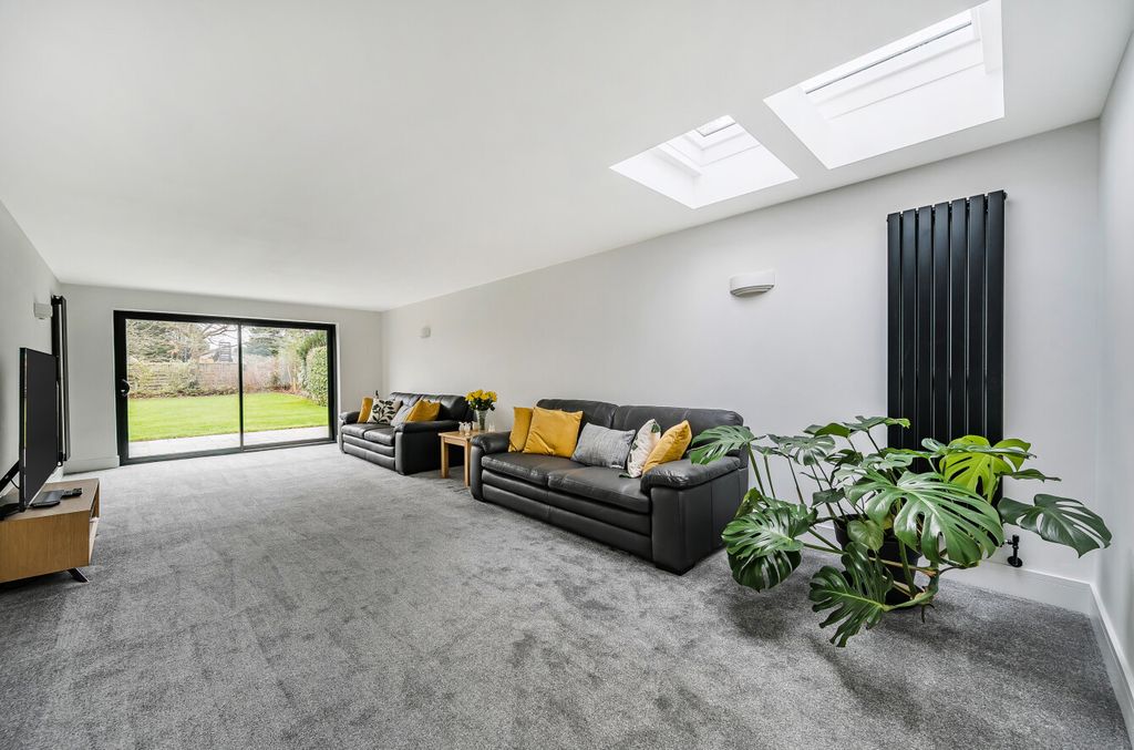 Property photo 2 of 19 1406562-21-6980d1...