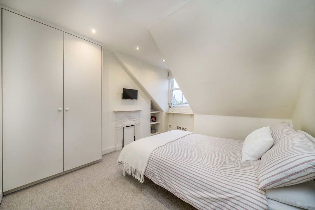 Property photo 3 of 8