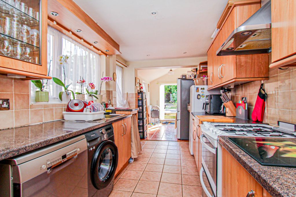 Property photo 2 of 12 Kitchen/Breakfast Room