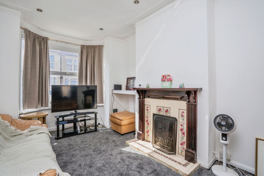Property photo 2 of 20 Pbox-Img.Jpg