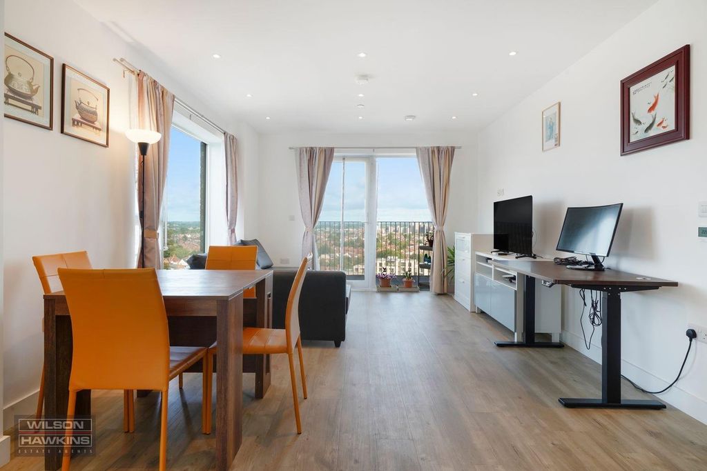 Property photo 3 of 16 Flat 93, Byron Court - 0Ekj2Xsyoacfj55v3Gvv (Id 16