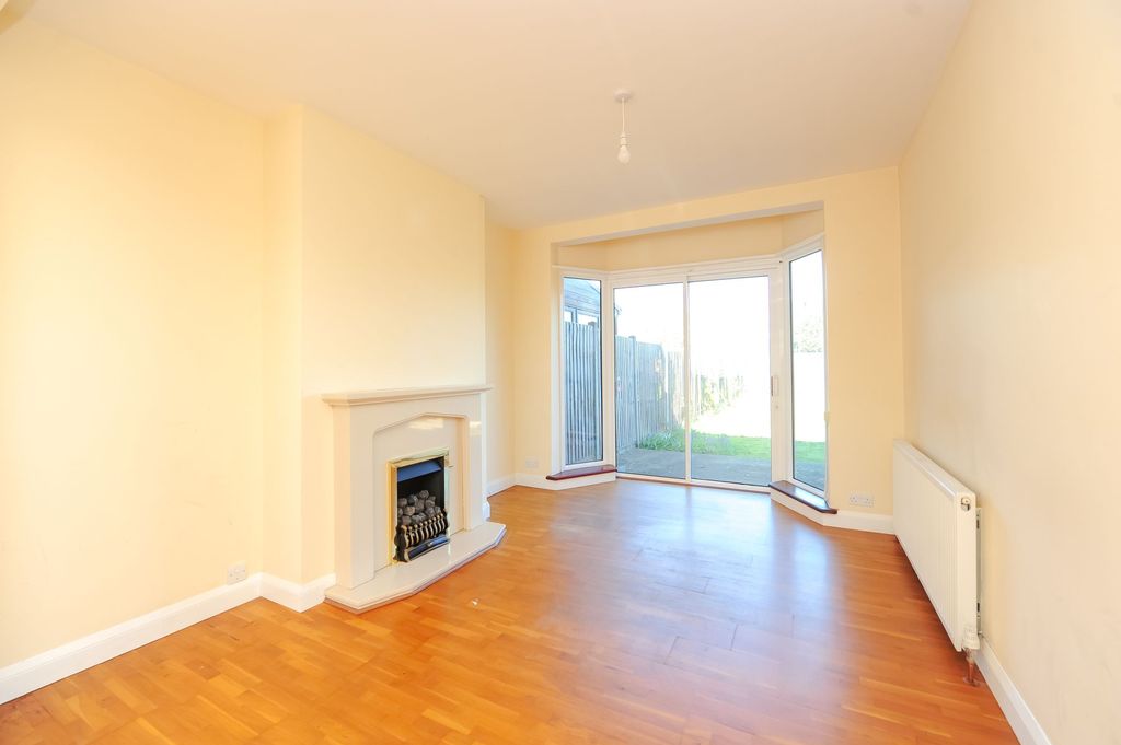 Property photo 3 of 15 Rear Through Lounge