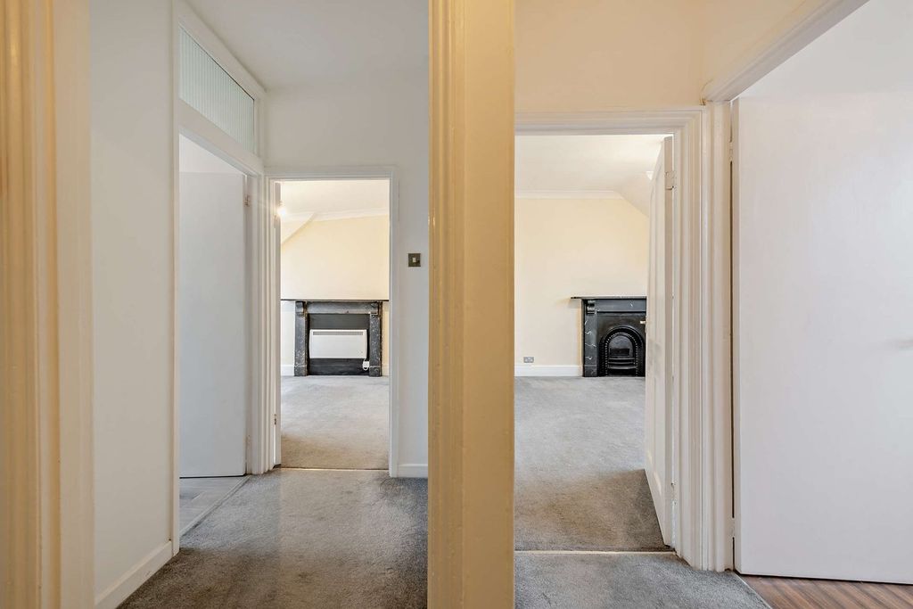 Property photo 2 of 28