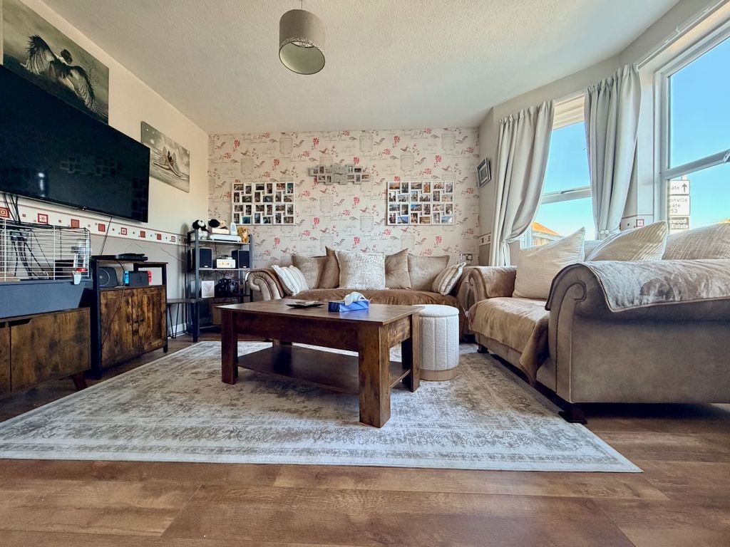 Property photo 3 of 21