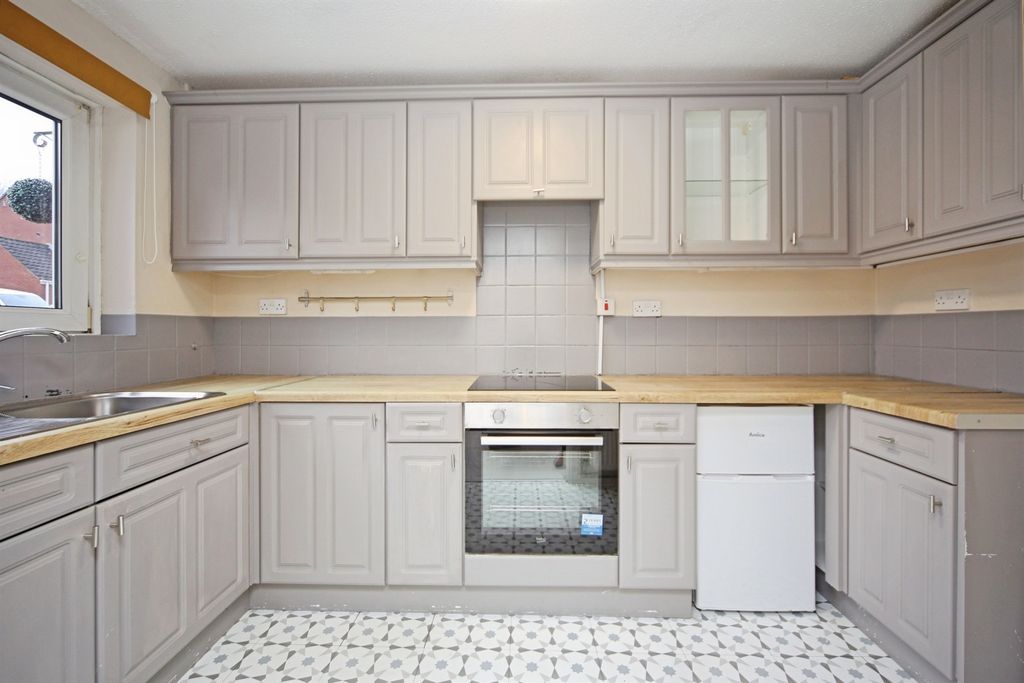 Property photo 2 of 16