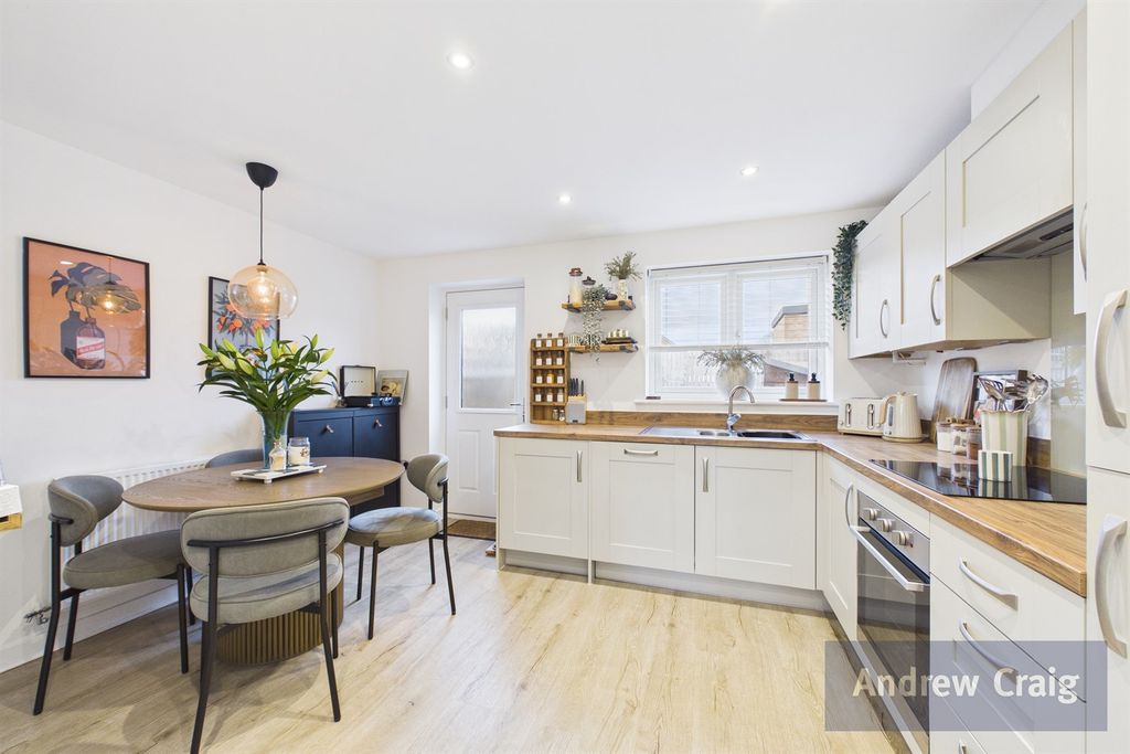 Property photo 3 of 18 Kitchen/Diner