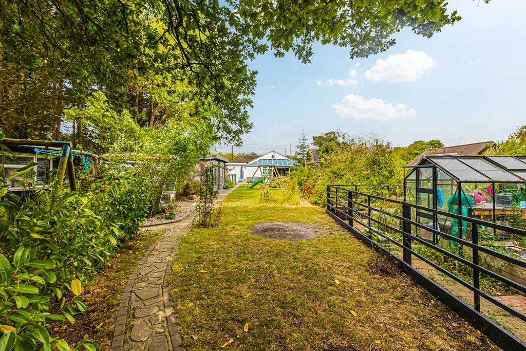 Property photo 3 of 47