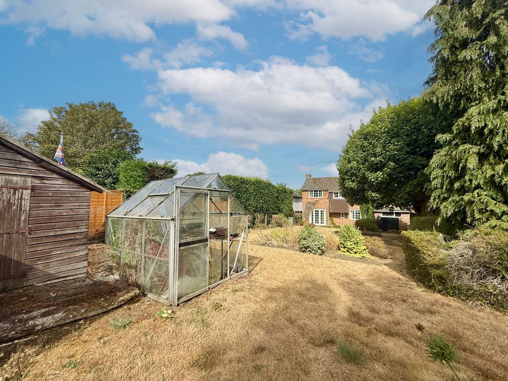 Property photo 2 of 16 Garden
