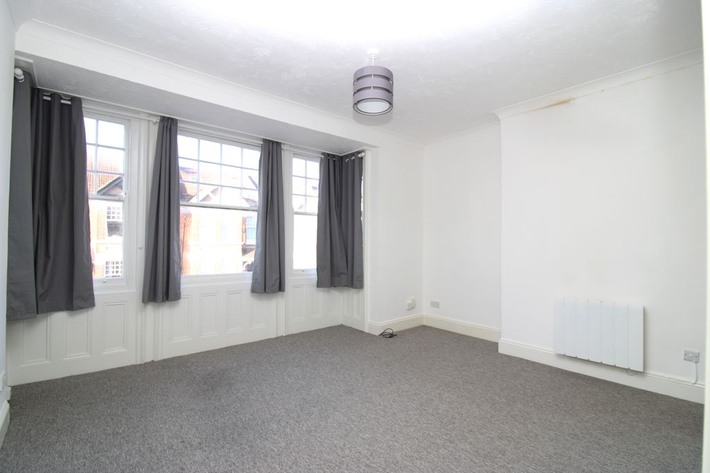 Property photo 2 of 7 Living Room