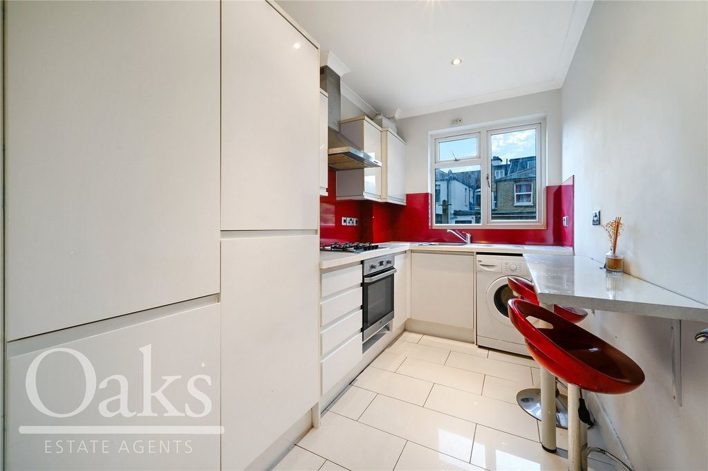 Property photo 3 of 8 Picture No. 12