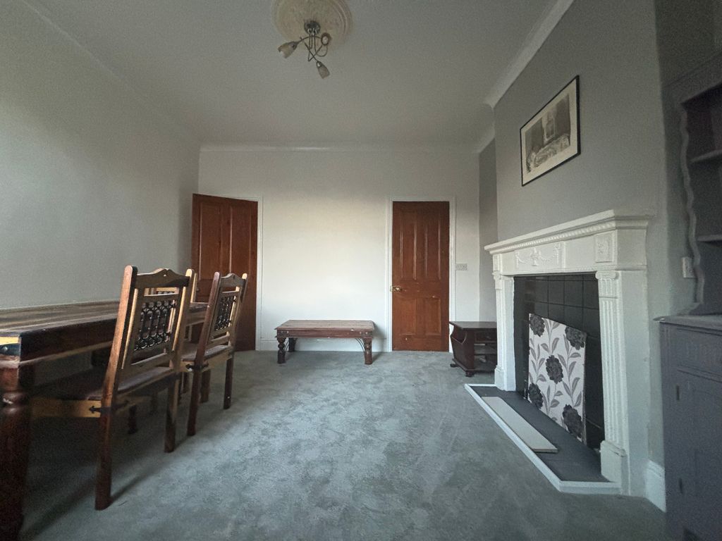 Property photo 2 of 11 Image