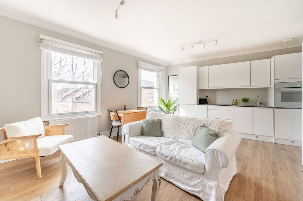 Property photo 2 of 9