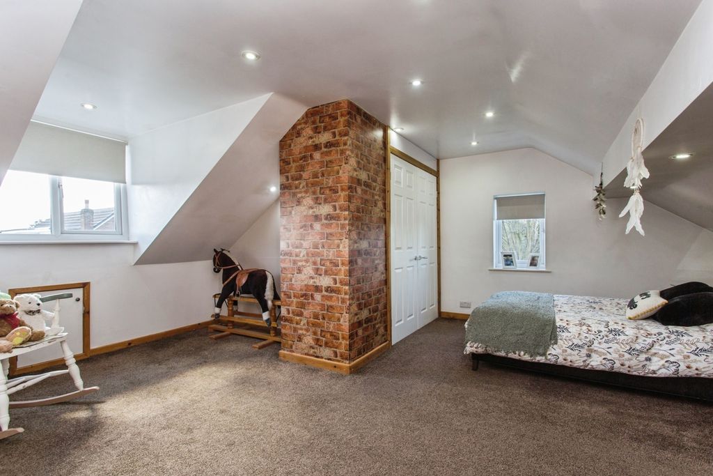 Additional image 13 of 3 bed bungalow for saleSt. Andrews Close, Leyland, Lancashire PR25