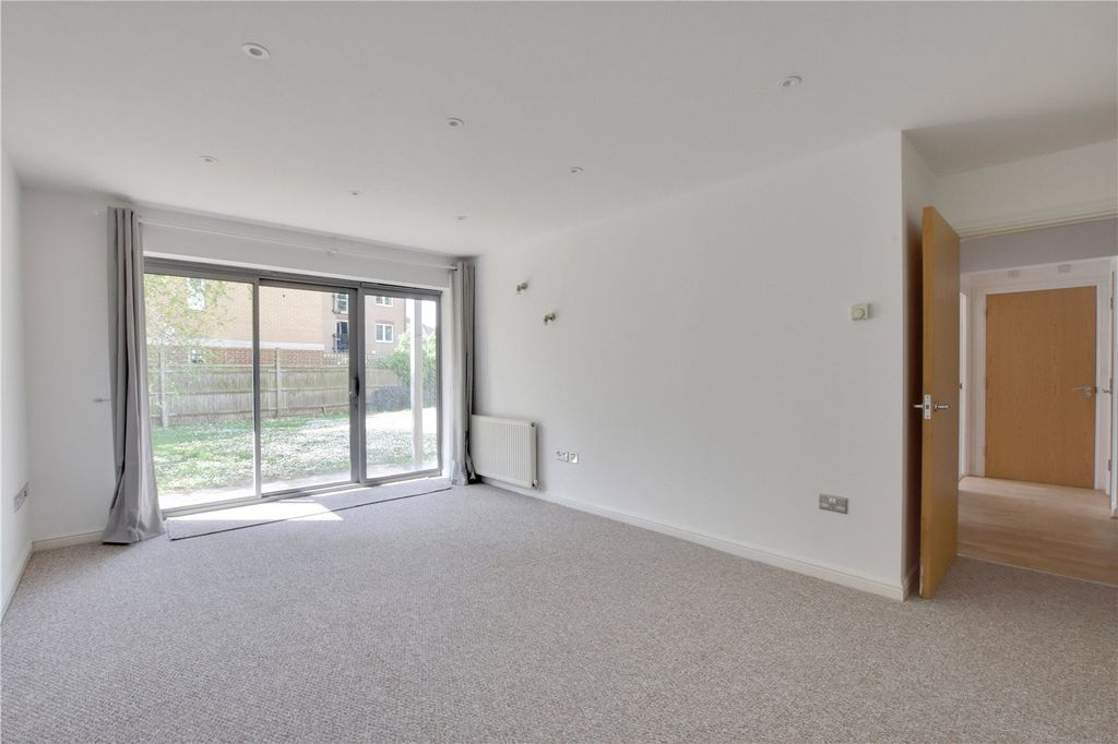 Property photo 3 of 13 Picture No. 12