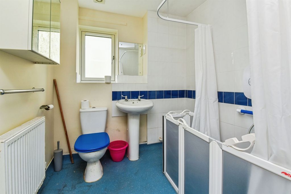 Additional image 9 of 2 bed flat for saleBennett Gardens, Frome BA11