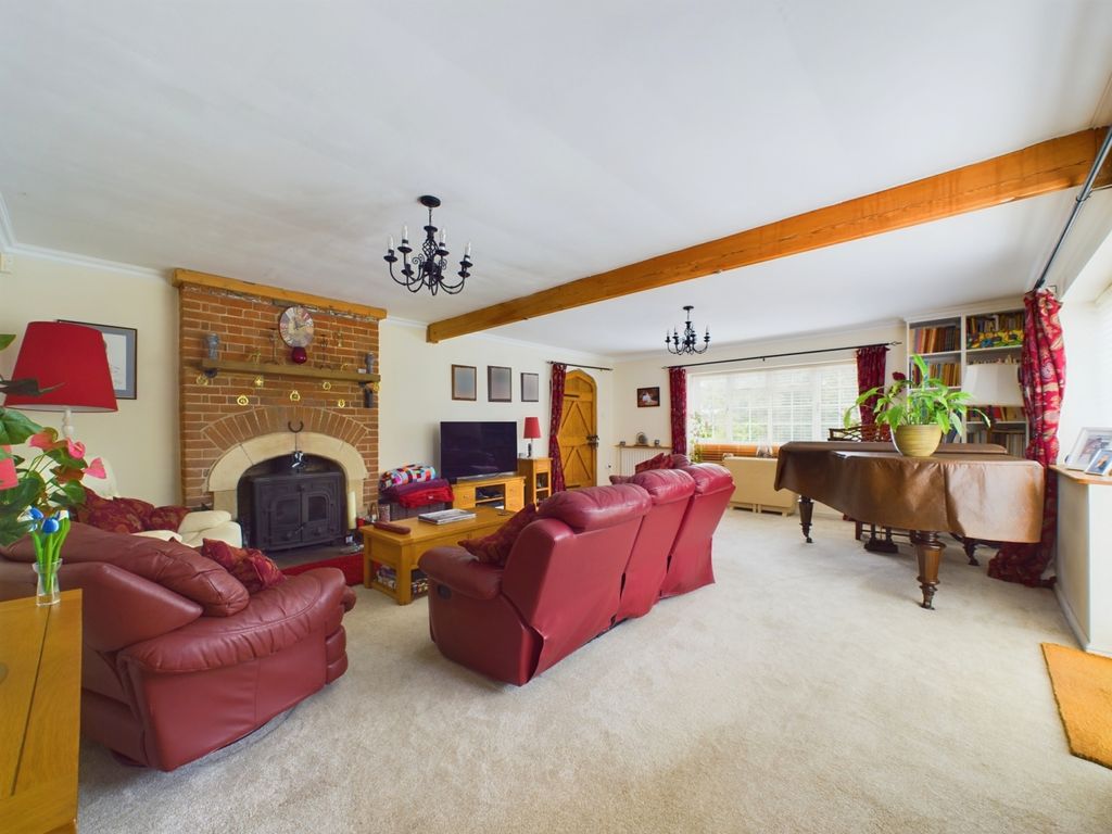 Property photo 3 of 25 Living Room