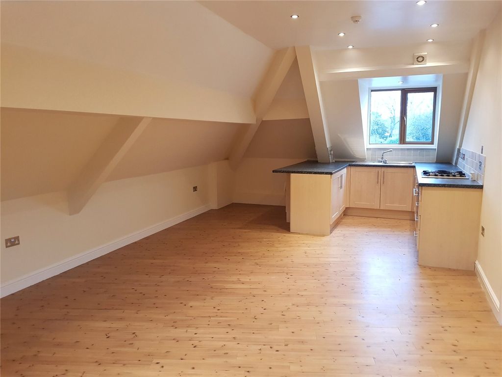 Property photo 2 of 5 Picture No. 12