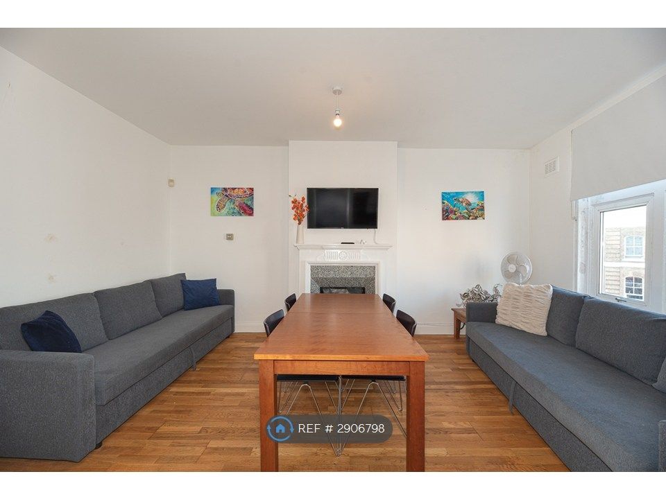 Property photo 3 of 9 Dining/Living Area