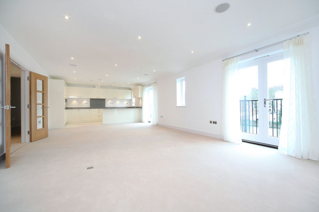 Property photo 3 of 27