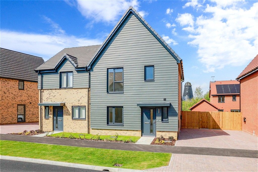 Property photo 1 of 7 Front