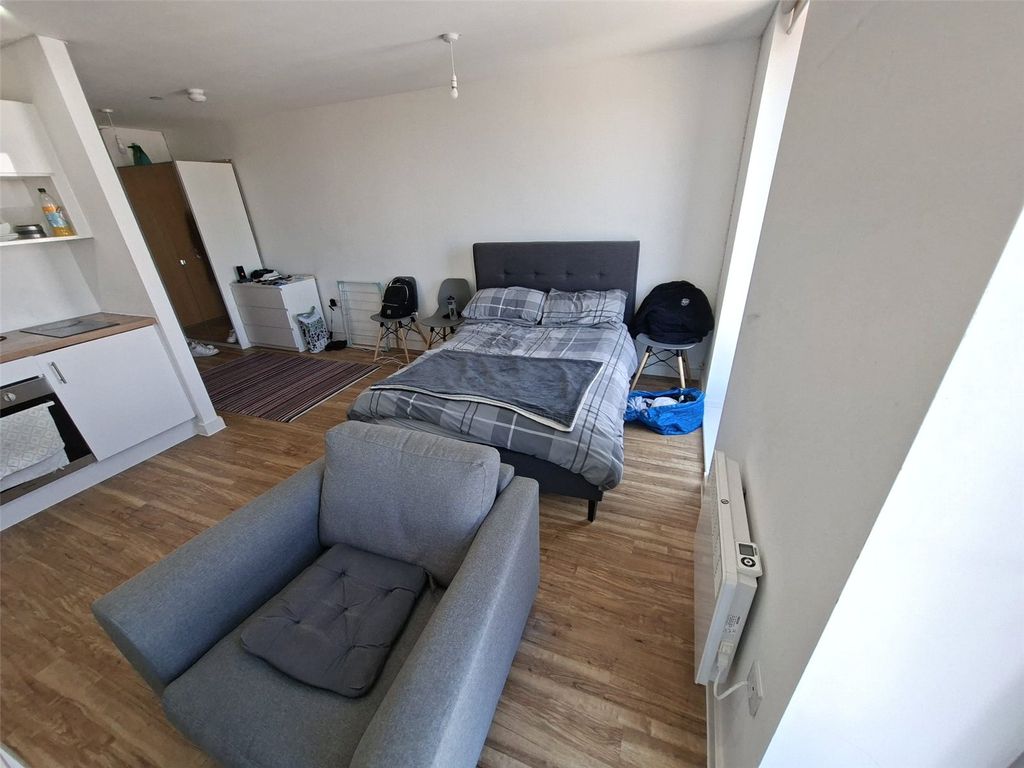Property photo 3 of 6 Picture No. 06