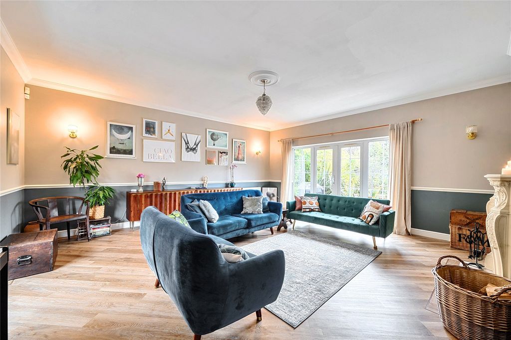 Property photo 2 of 38 Picture No. 30