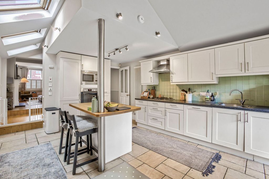 Property photo 2 of 12 Photo 2