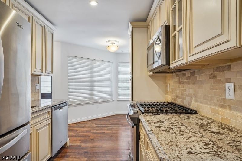 Property photo 3 of 8 <Alttext/>