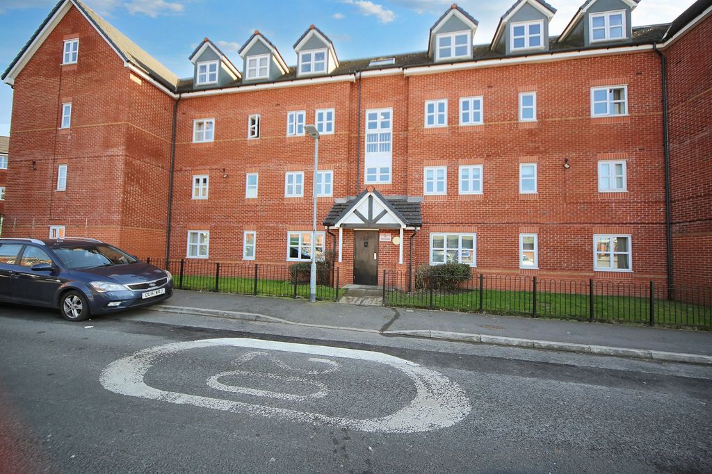 Property photo 1 of 20
