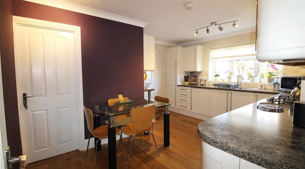 Property photo 2 of 15 Kitchen/Diner