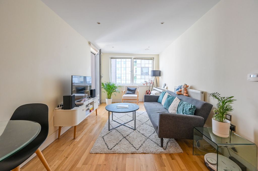 Property photo 1 of 6