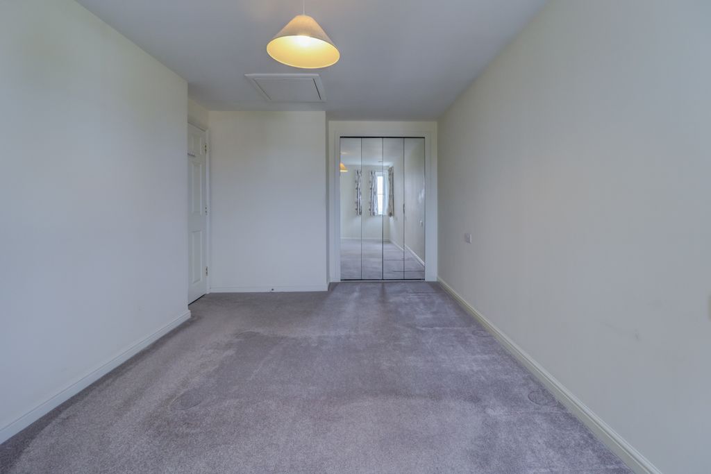 Property photo 3 of 13 Picture No. 02