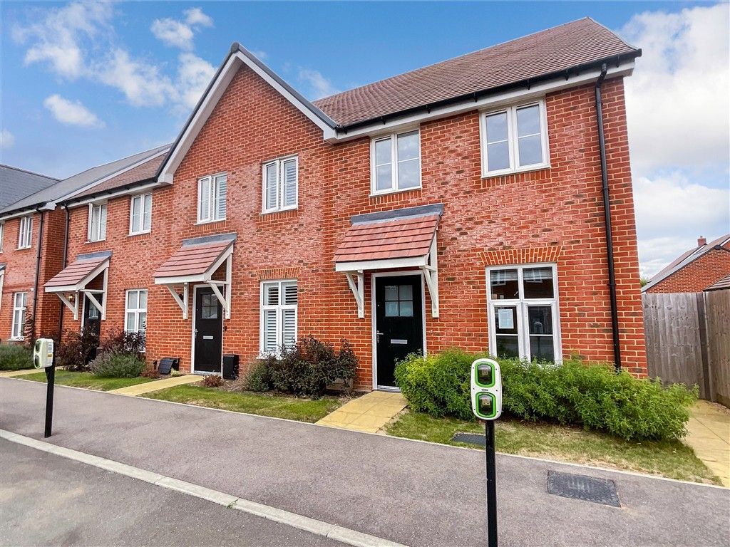 Property photo 2 of 6 Front Knight Gdns