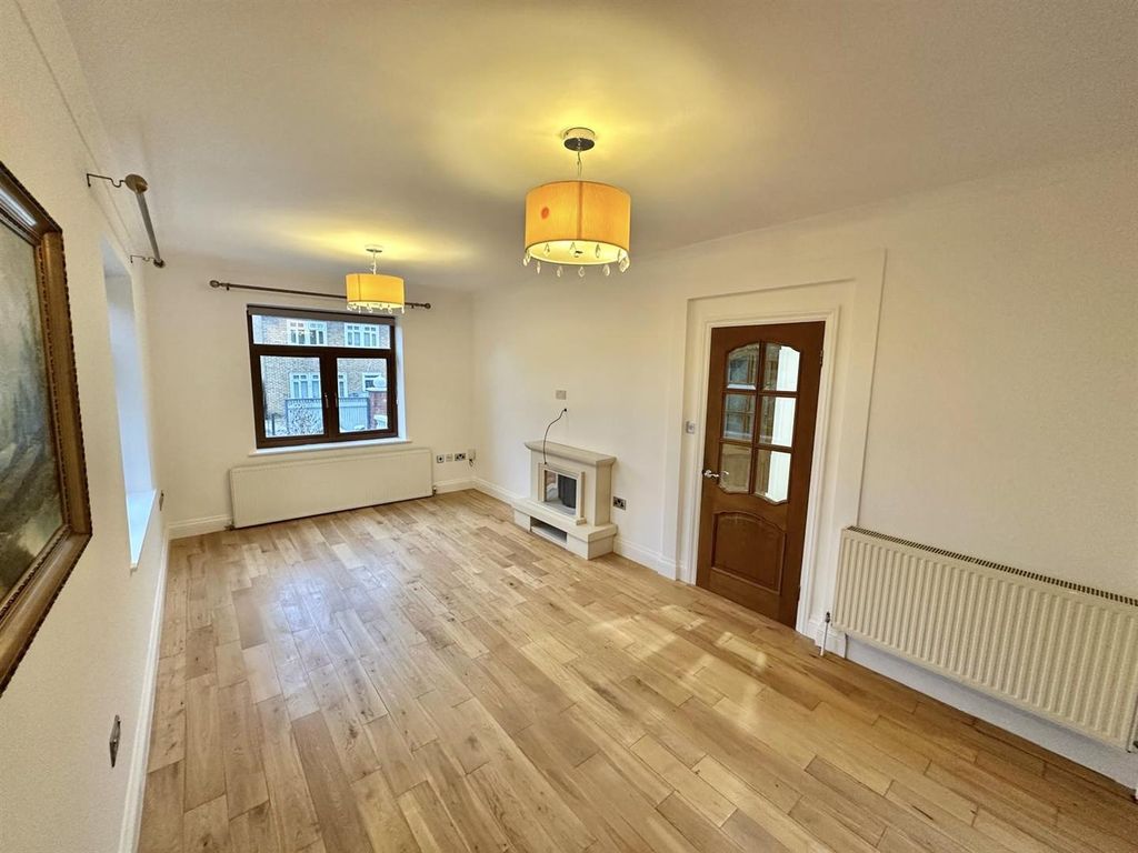 Property photo 2 of 17 Img_3865.Jpg