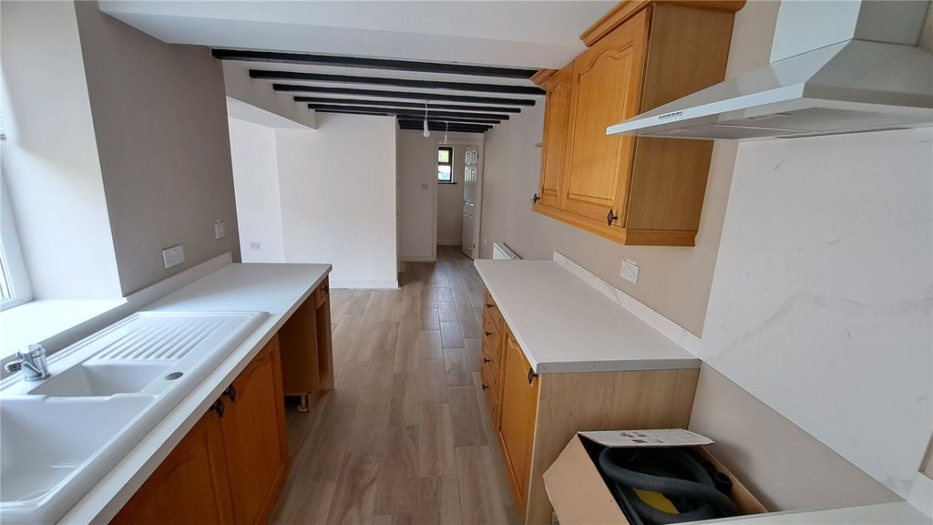 Property photo 2 of 20 Picture No. 27