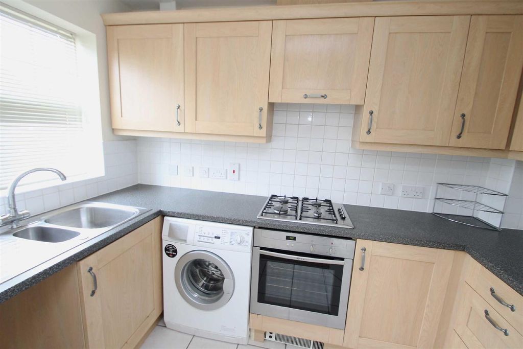 Property photo 2 of 11