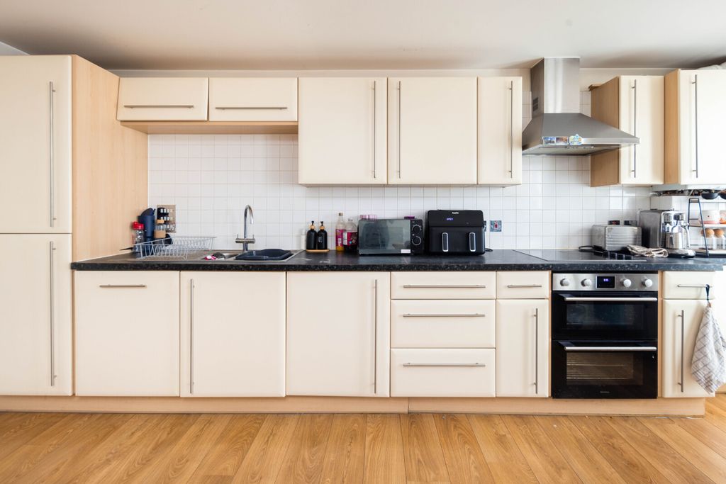 Property photo 3 of 14 Kitchen