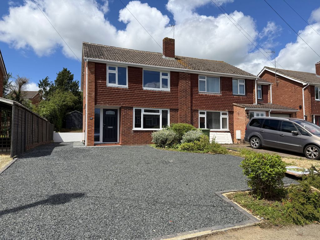 Property photo 1 of 17 3 Bedroom Semi Detached For Sale