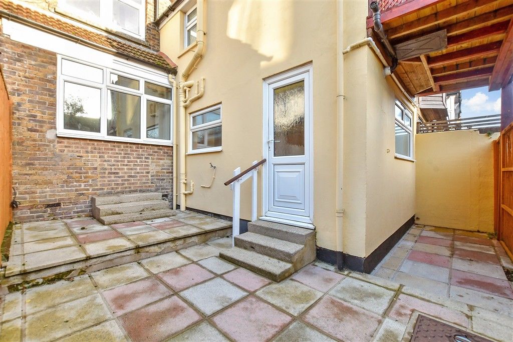 Property photo 1 of 10 Rear Elevation