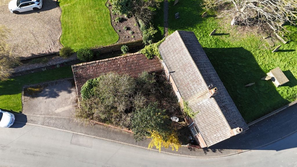 Property photo 2 of 4 4975155