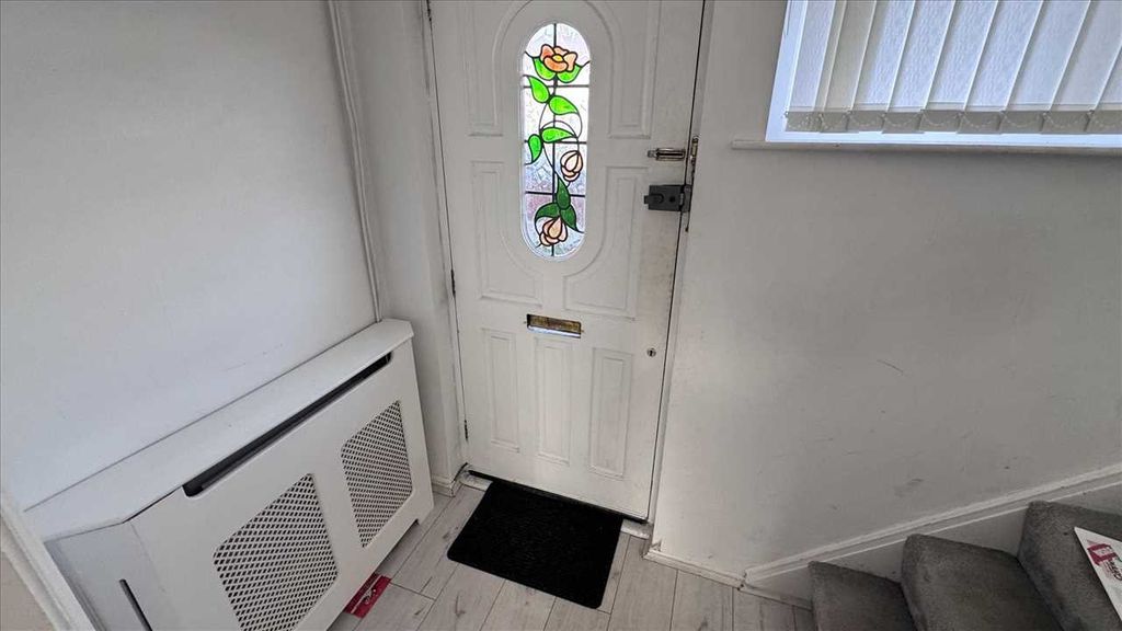 Property photo 2 of 10 Hall