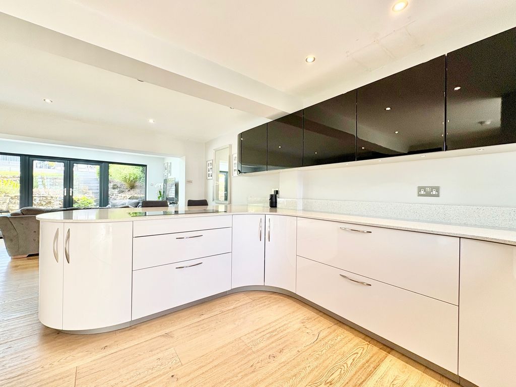 Property photo 3 of 30