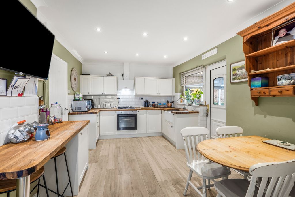 Property photo 3 of 14 Kitchen-Diner