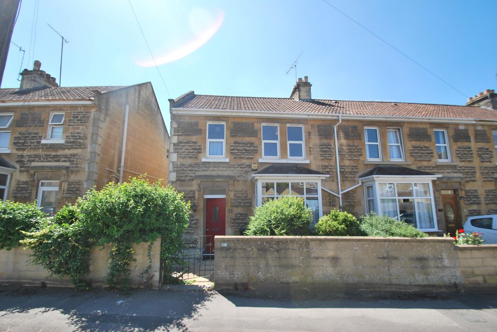 Property photo 1 of 10 Front