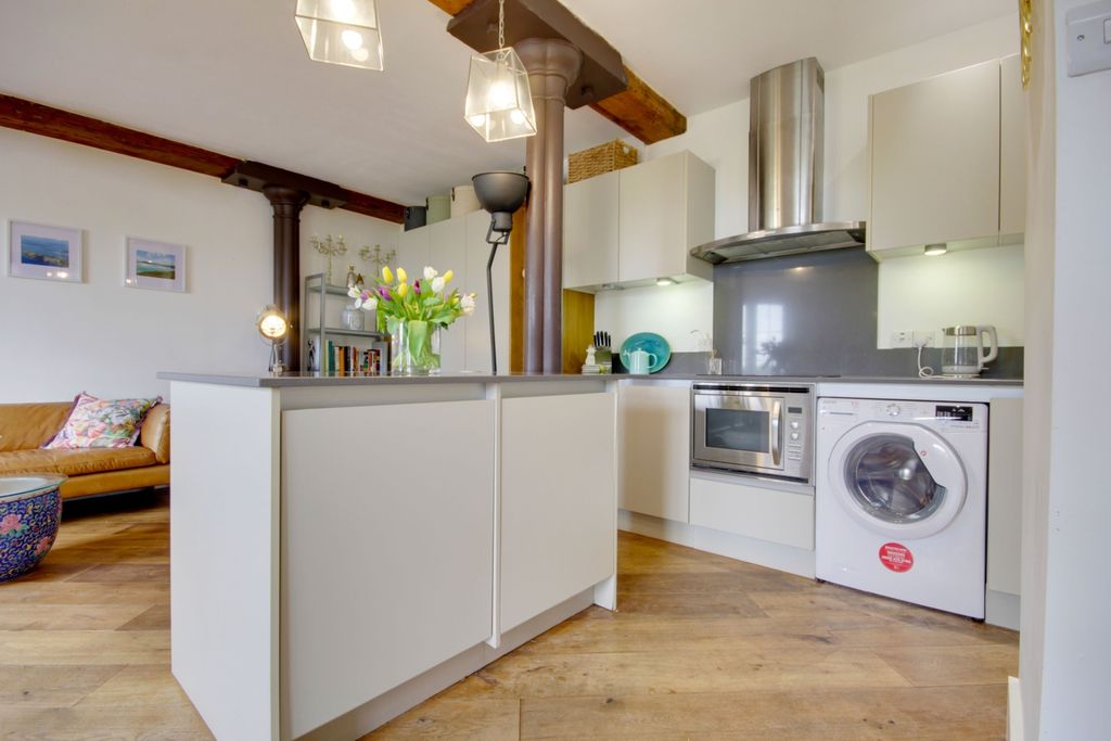 Property photo 2 of 14 Img_8554-Img_8556