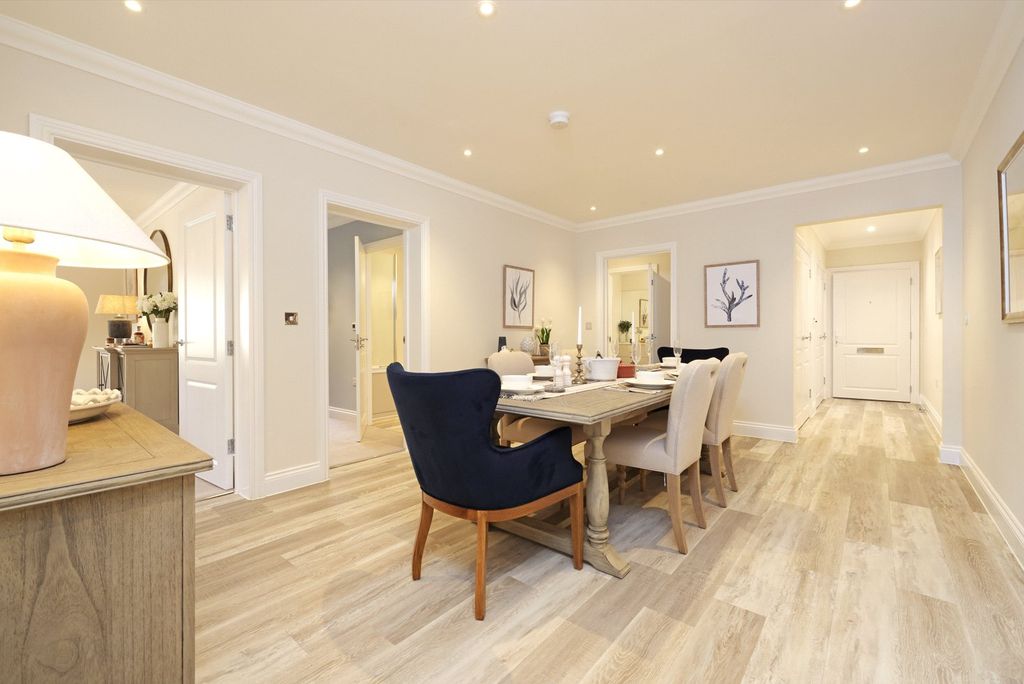 Property photo 2 of 10 Show Home