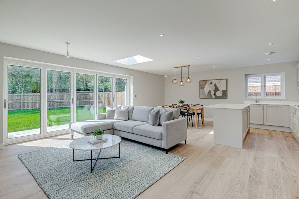 Property photo 2 of 19