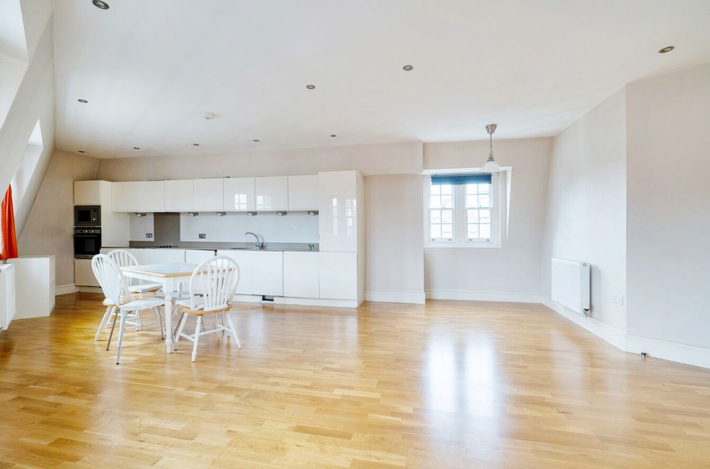 Property photo 2 of 14 1493552-6-6A560B0...