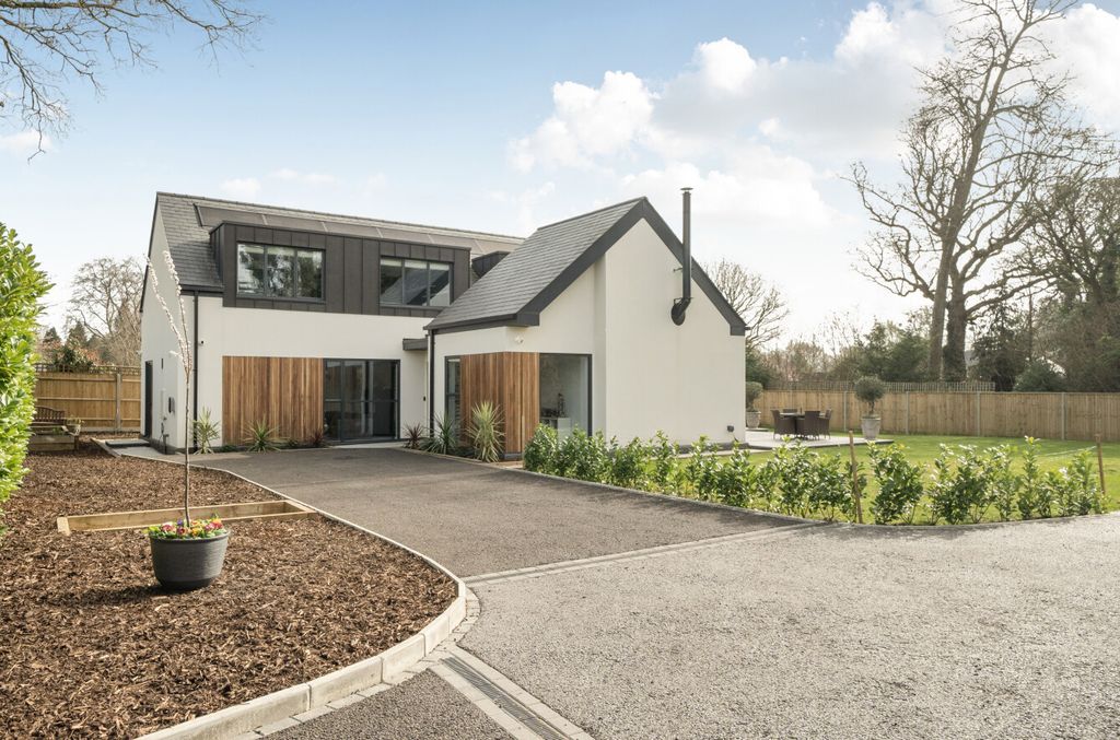 Property photo 1 of 23 1415826-7-69A9Bf9...